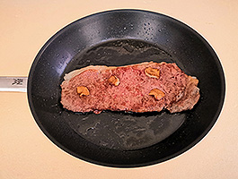 秋田牛のガーリックステーキ作り方